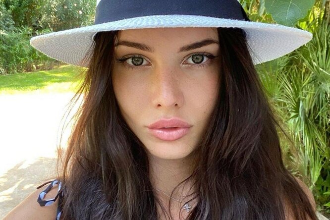 
                            Как увеличить губы эффектным макияжем: Анастасия Решетова раскрыла свой секрет
                        