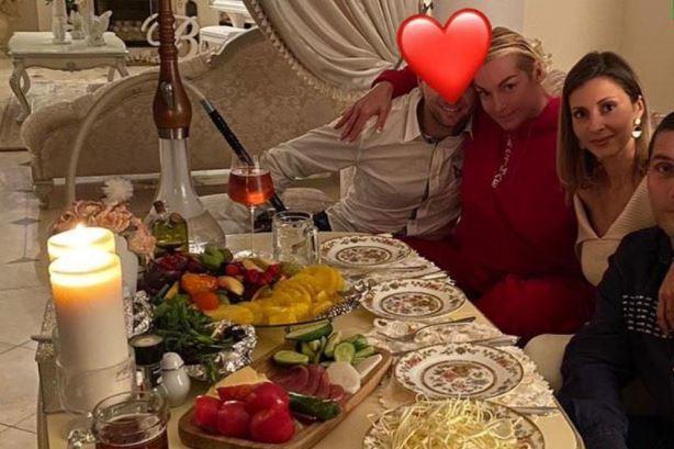 Волочкова опубликовала новое фото с таинственным женихом