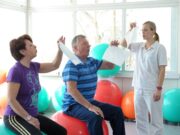 Реабилитация пожилым людям после COVID-19