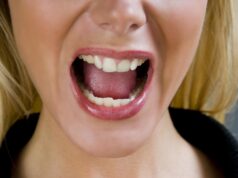 Онемение участка десны и потеря чувствительности у зуба: с чем связаны и что делать в этом случае