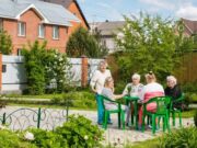 Что представляет собой профессиональный уход за пожилым человеком? Достоинства дома престарелых «Гармония»