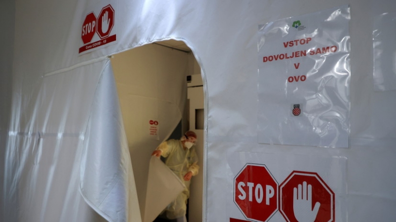 В Словении выявили первые случаи омикрон-штамма коронавируса
