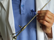 Услуги гинеколога-хирурга: когда обращаться и как выбрать